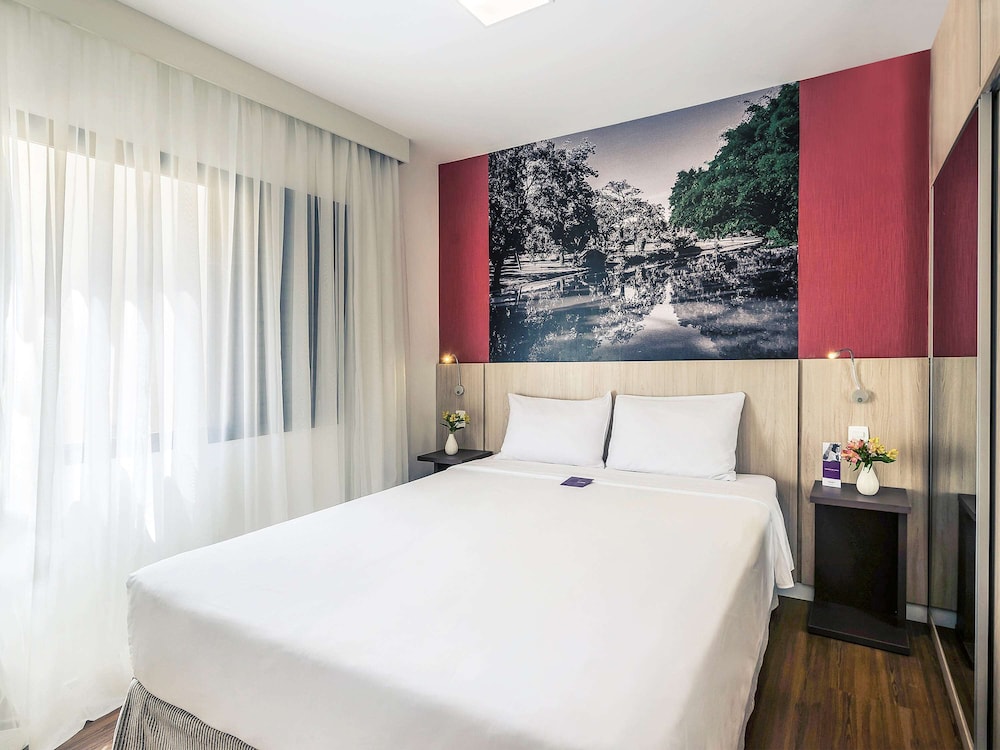 SUPERIOR, SUITE, QUEEN BED, SOFA