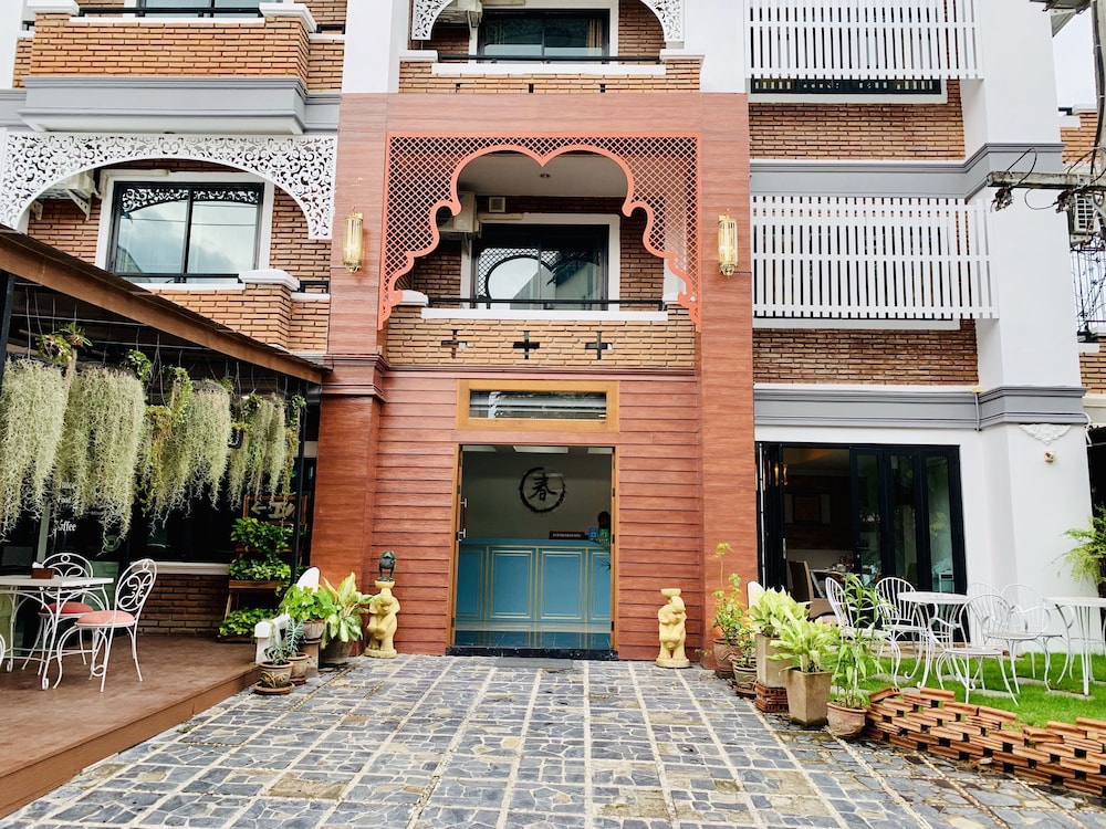 Spring at Tapae (ex. Tjr Boutique House) 5/50