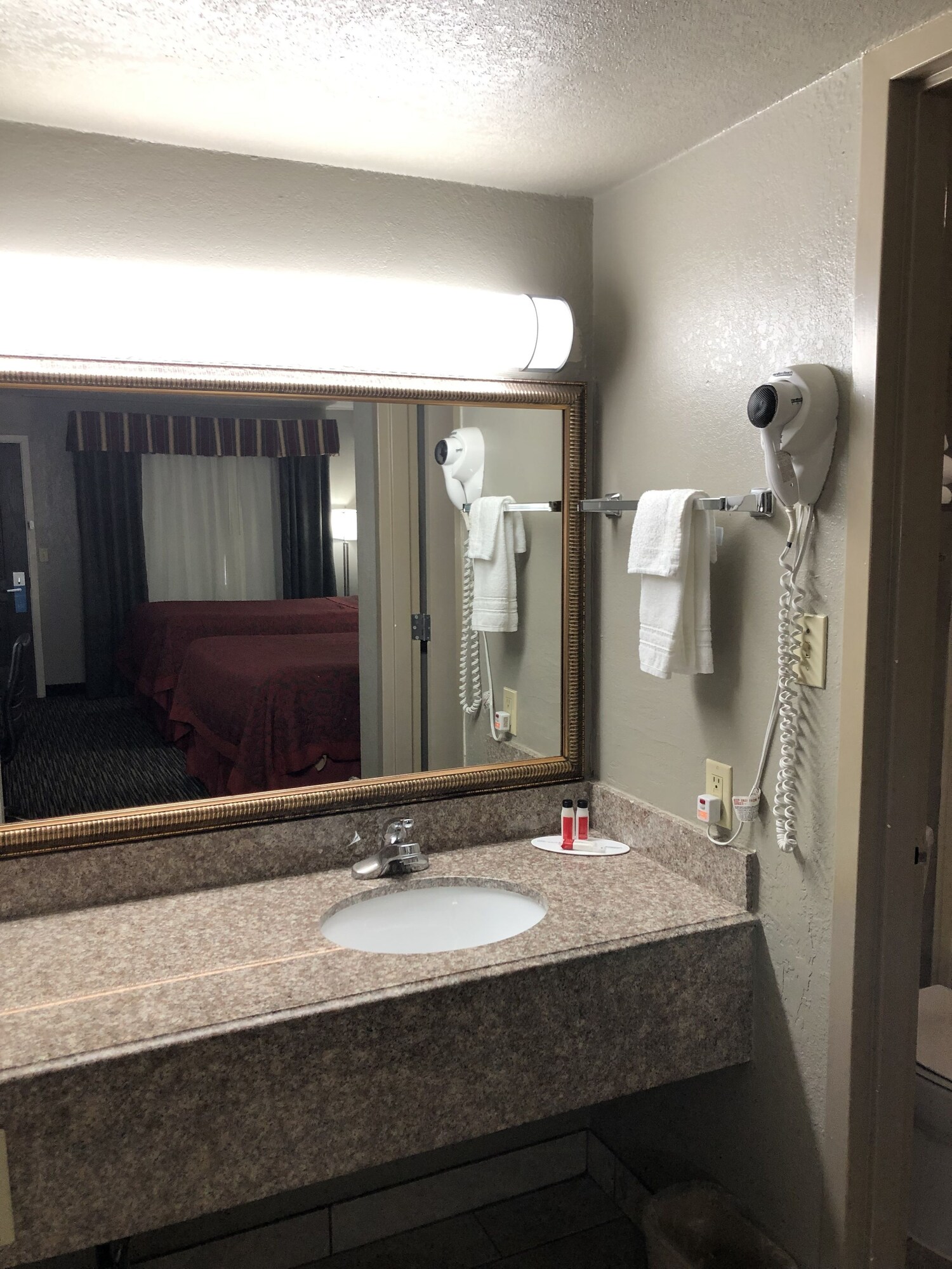 غرفة بسرير كينج لذوي الإعاقة، Days Inn by Wyndham Central San Antonio NW Medical Center 7/8