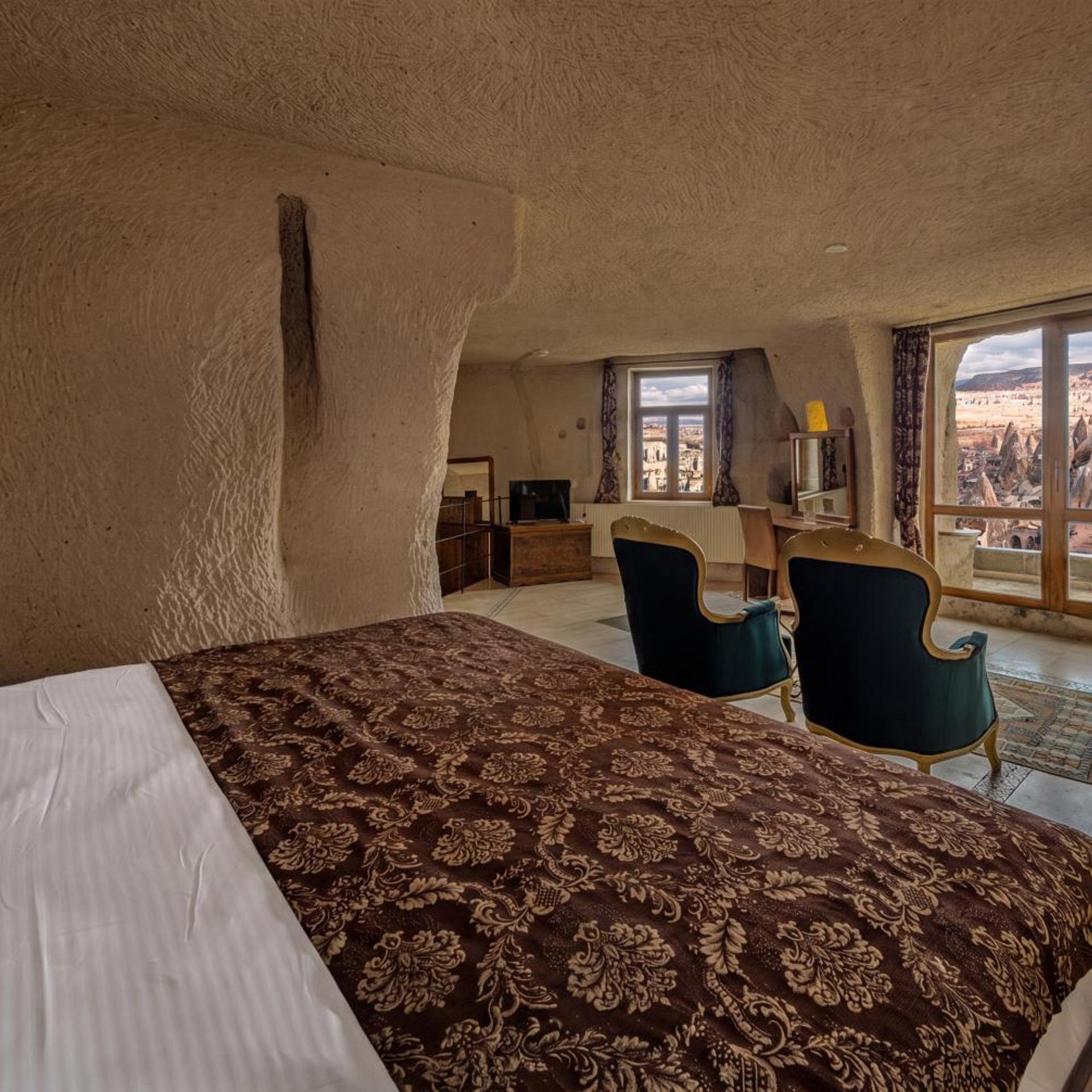 Cave, Junior Suite, Balcony