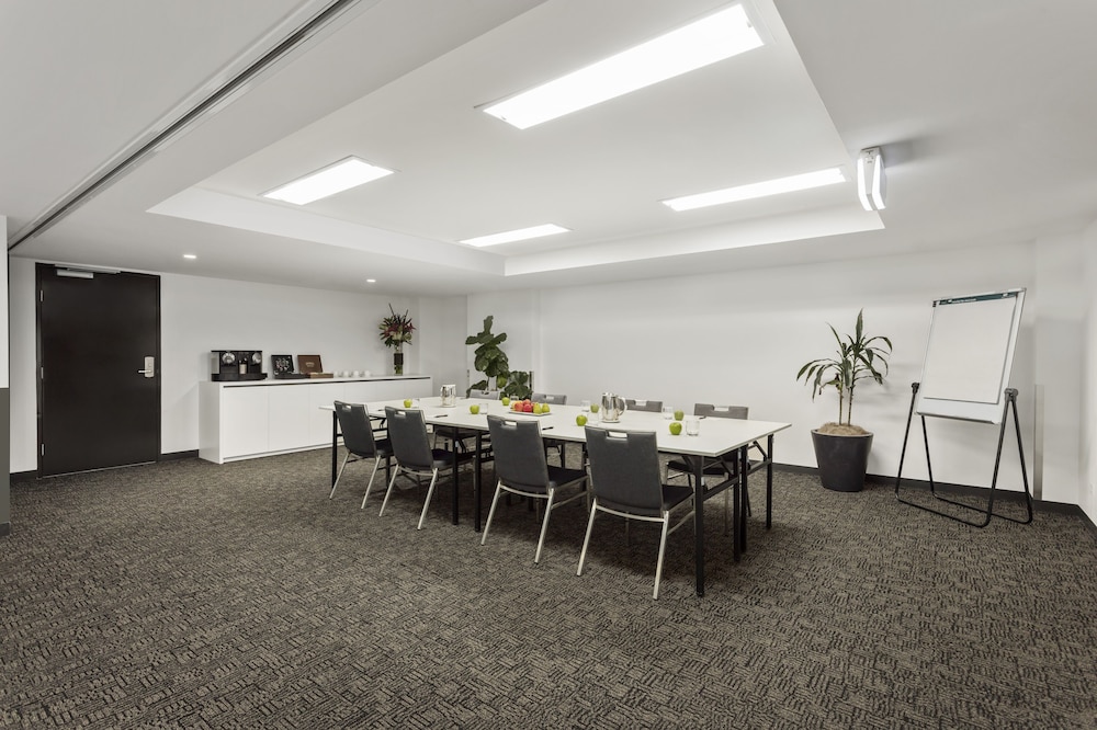 MainStay Suites Abbotsford 41/58