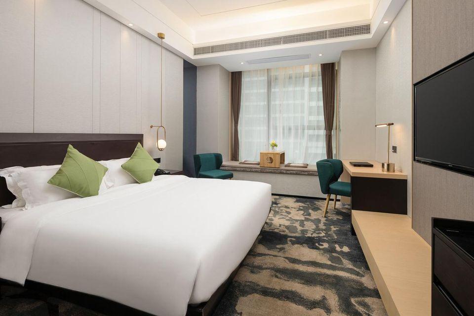 Special, Queen Bed