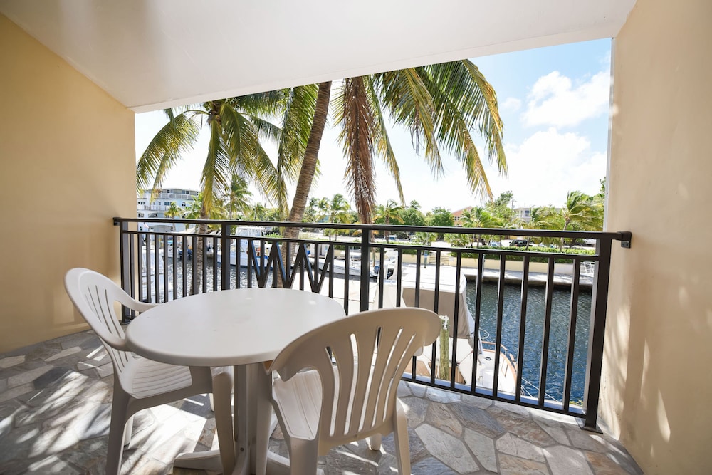 Waterside Suites And Marina 37/43
