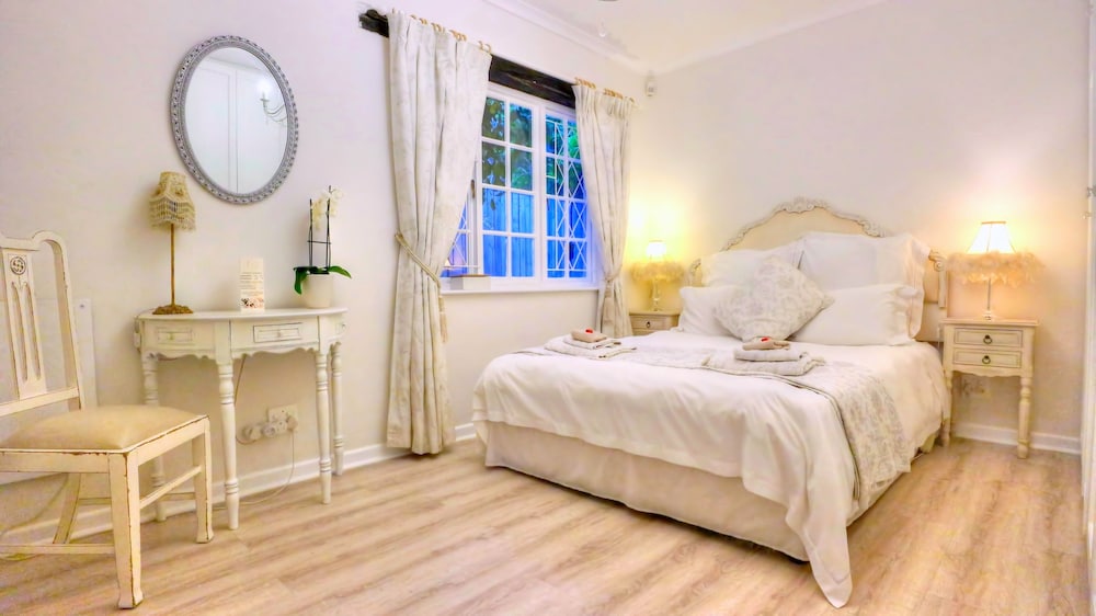 Hout Bay Beach Cottage 10/49