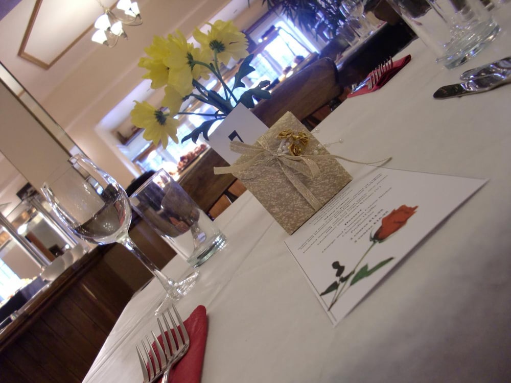 The Devil S Punchbowl Hotel 5/66