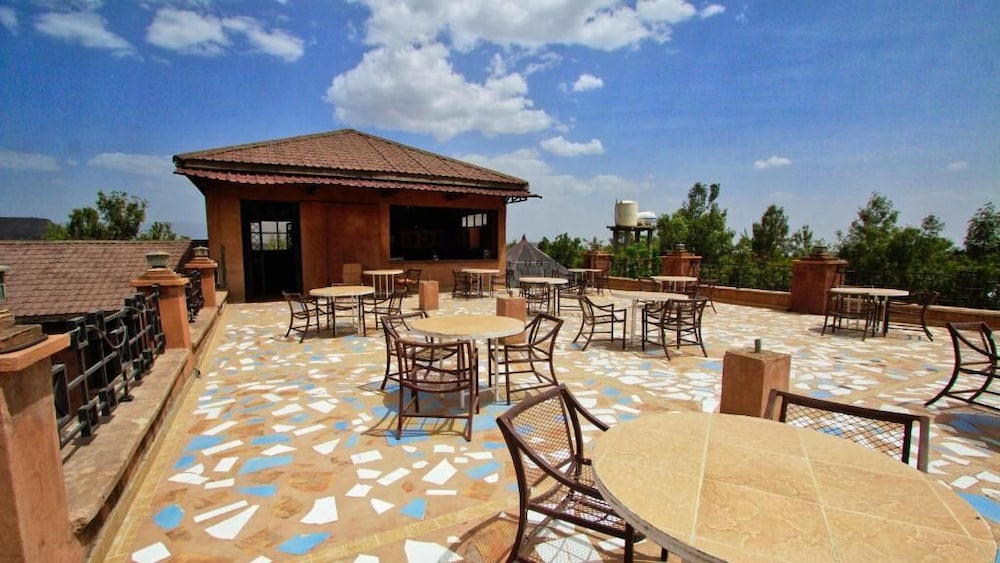 Lal Hotel And Spa 21/33