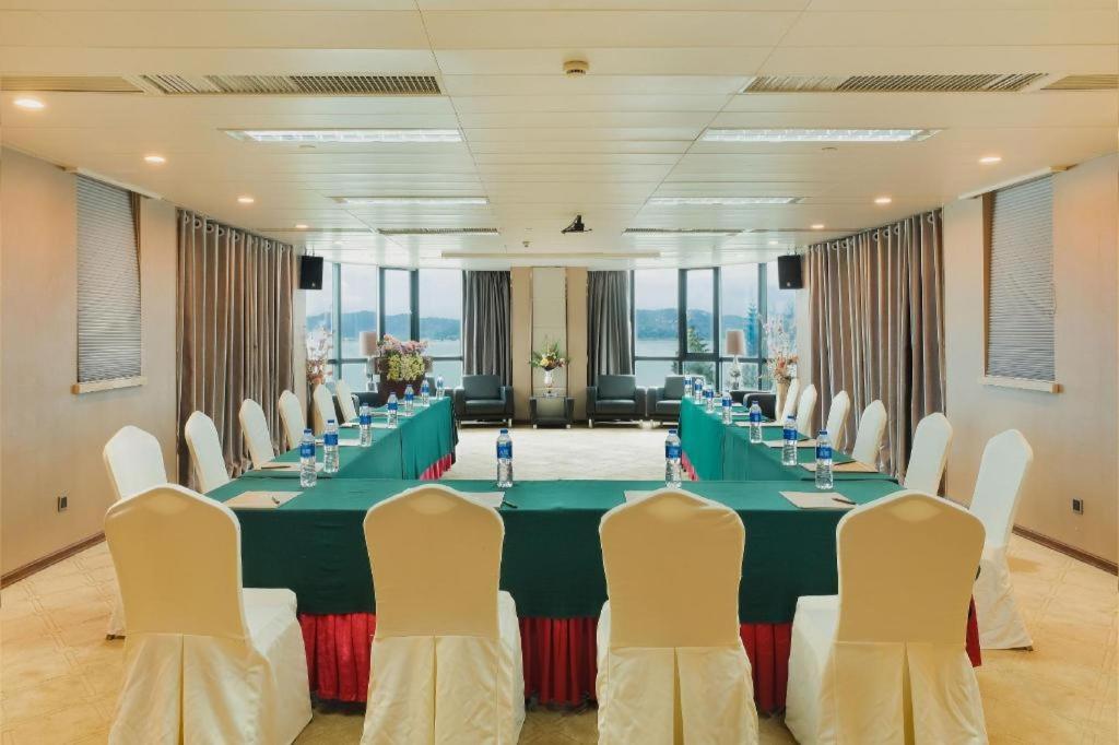 Shantou Haiyi Panorama Hotel 30/31