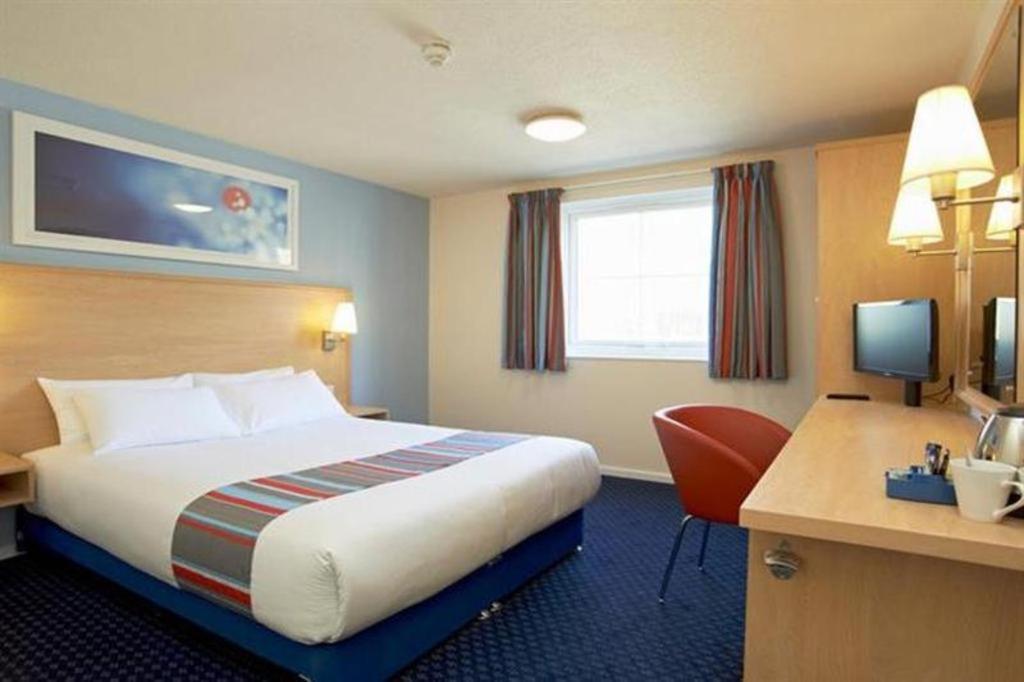 Travelodge Bristol Severn View M48 — photo 5