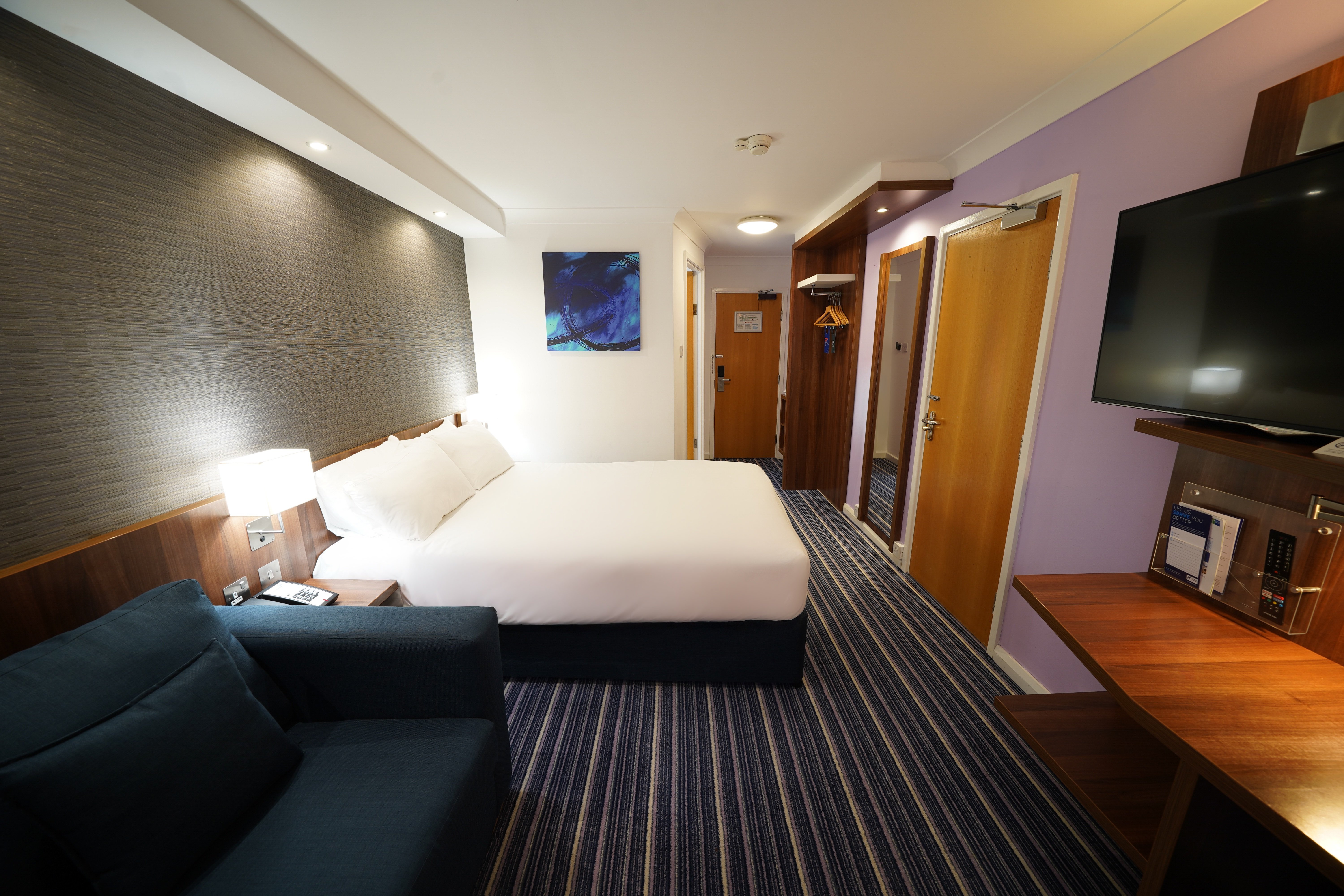 Holiday Inn Express Glenrothes 21/70