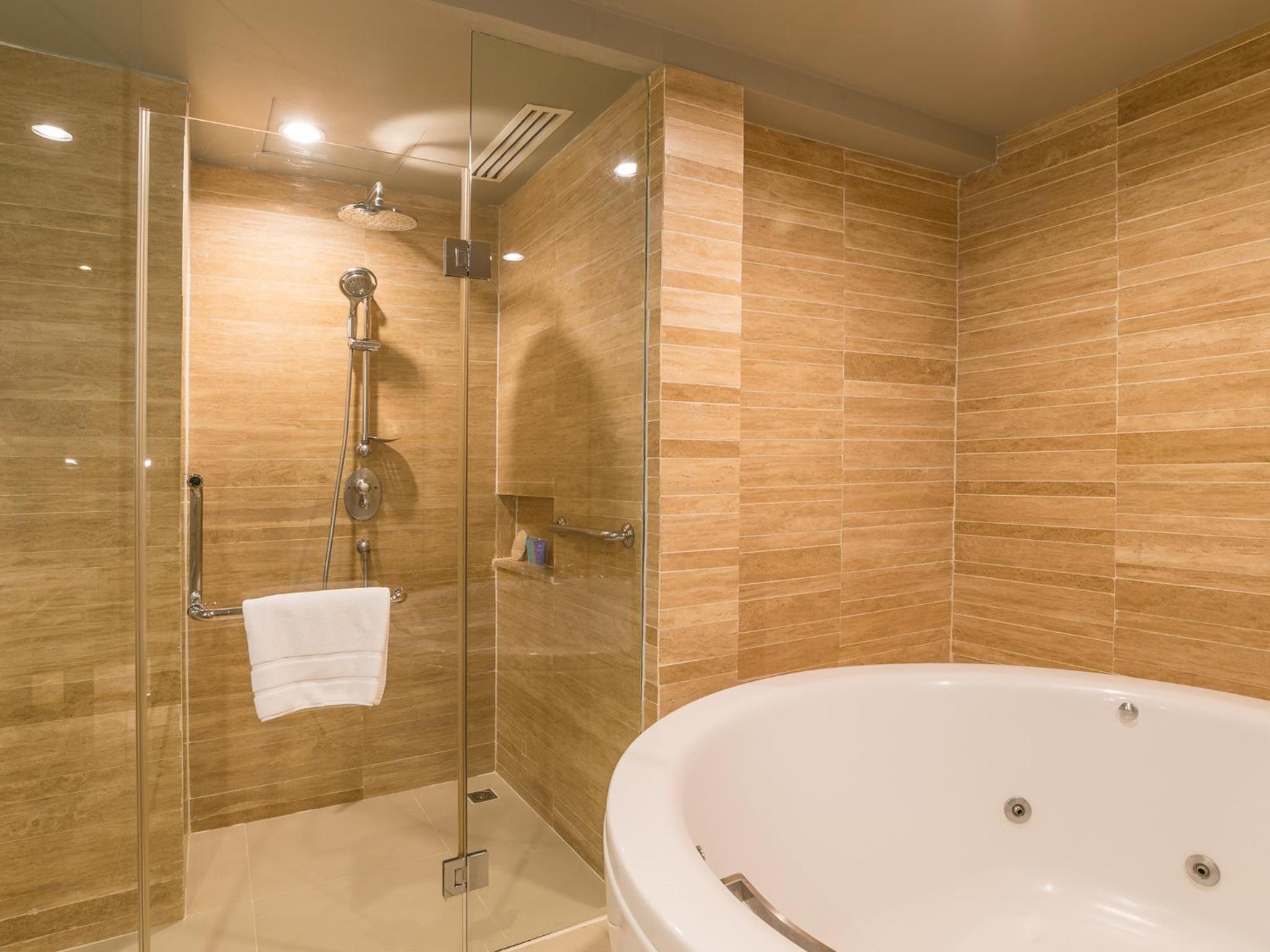 Club One Bedroom Sea Facing Suite, Dusit Thani Krabi Beach Resort 6/6