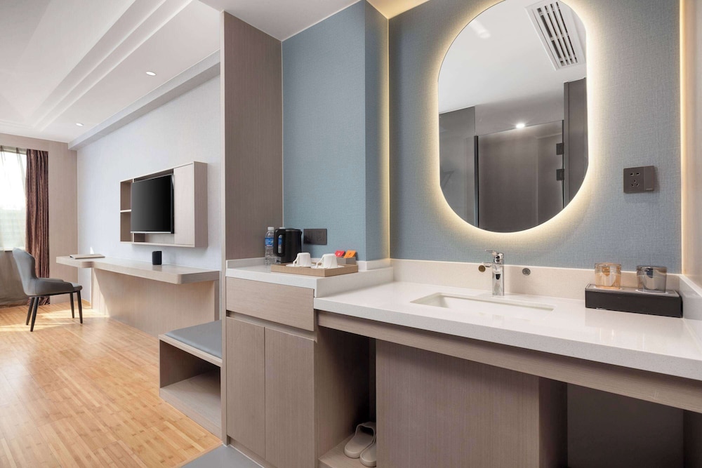 Days Inn by Wyndham Kunming Airport Economic Zone 24/24