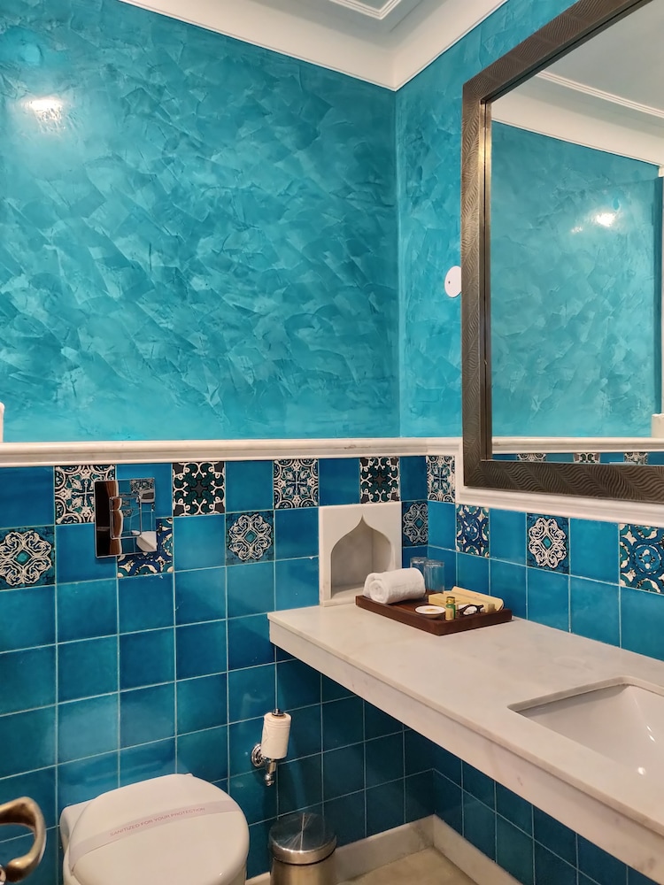 Laxmi Palace Heritage Boutique Hotel 64/65