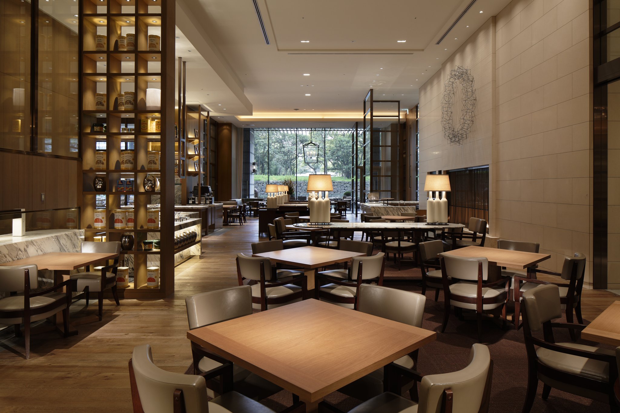 Palace Hotel Tokyo 72/87