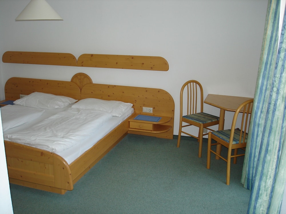 Hotel-Pension Hubertus 7/31
