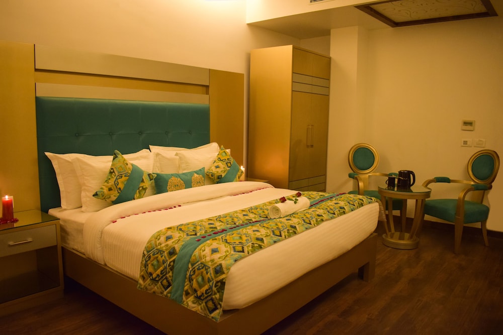 Executive, Queen Bed