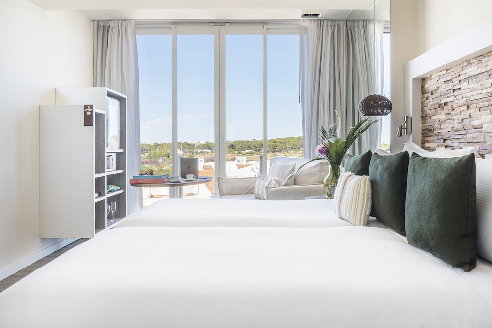 ME Ibiza - The Leading Hotels of The World 33/80