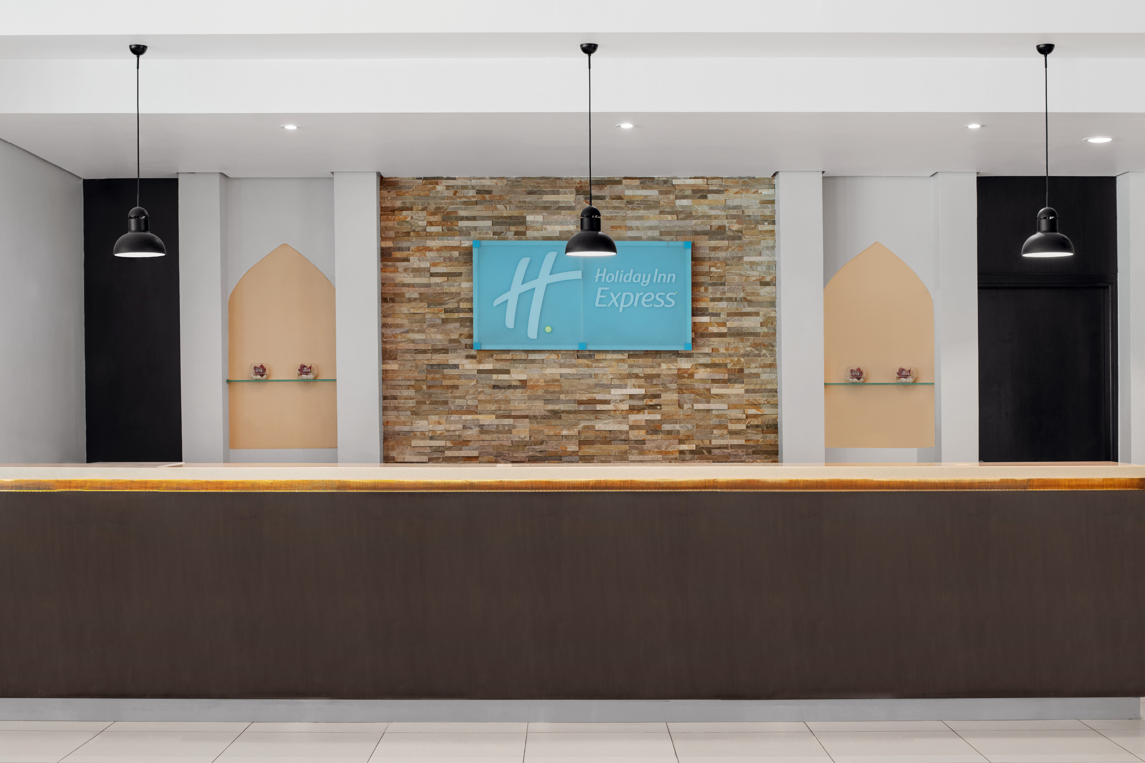 Holiday Inn Express Dubai Internet City 9/51