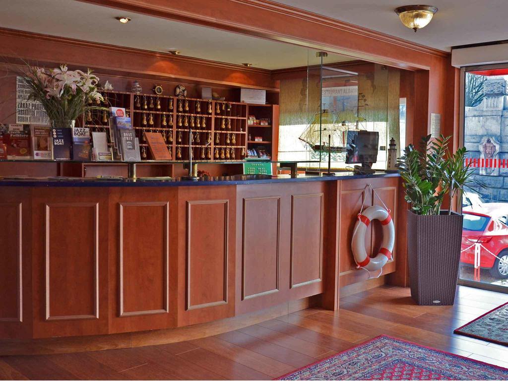 BOTEL ALBATROS 3/50