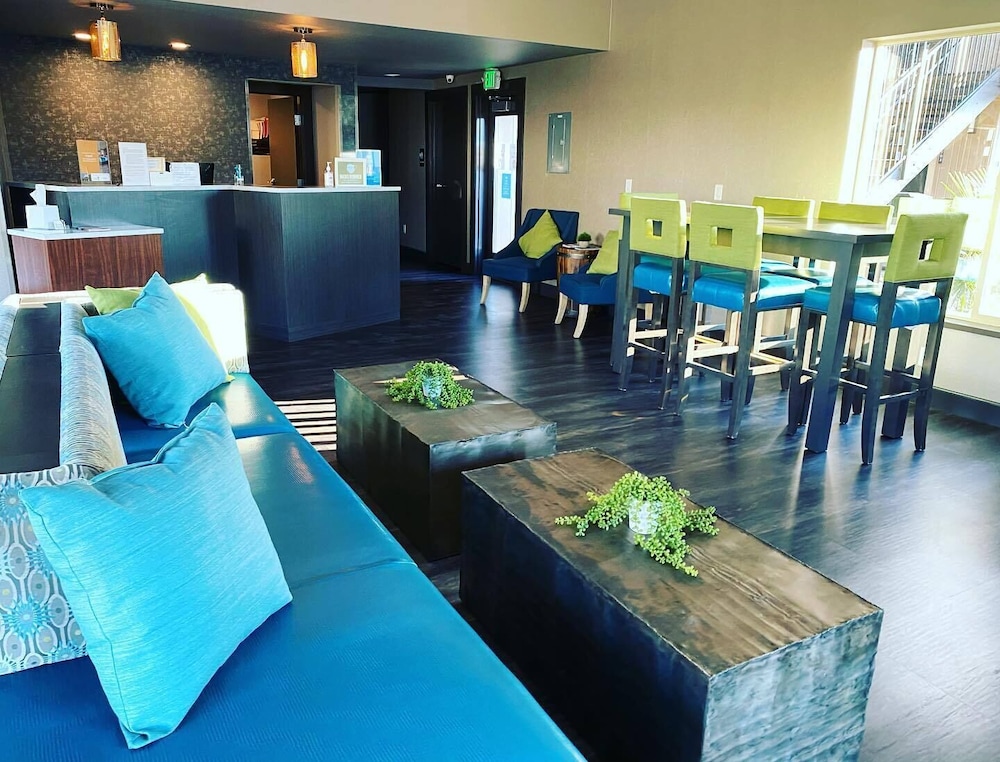 The Hotel Y, a Dazzler Select by Wyndham 17/21