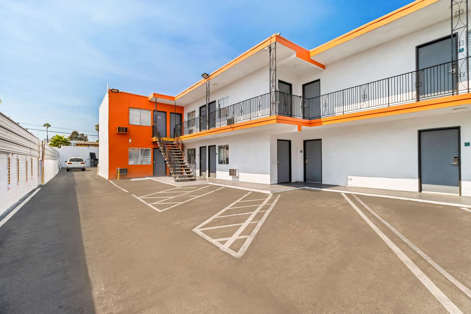 Rodeway Inn & Suites North Hollywood Burbank Airport - Universal Area 6/9