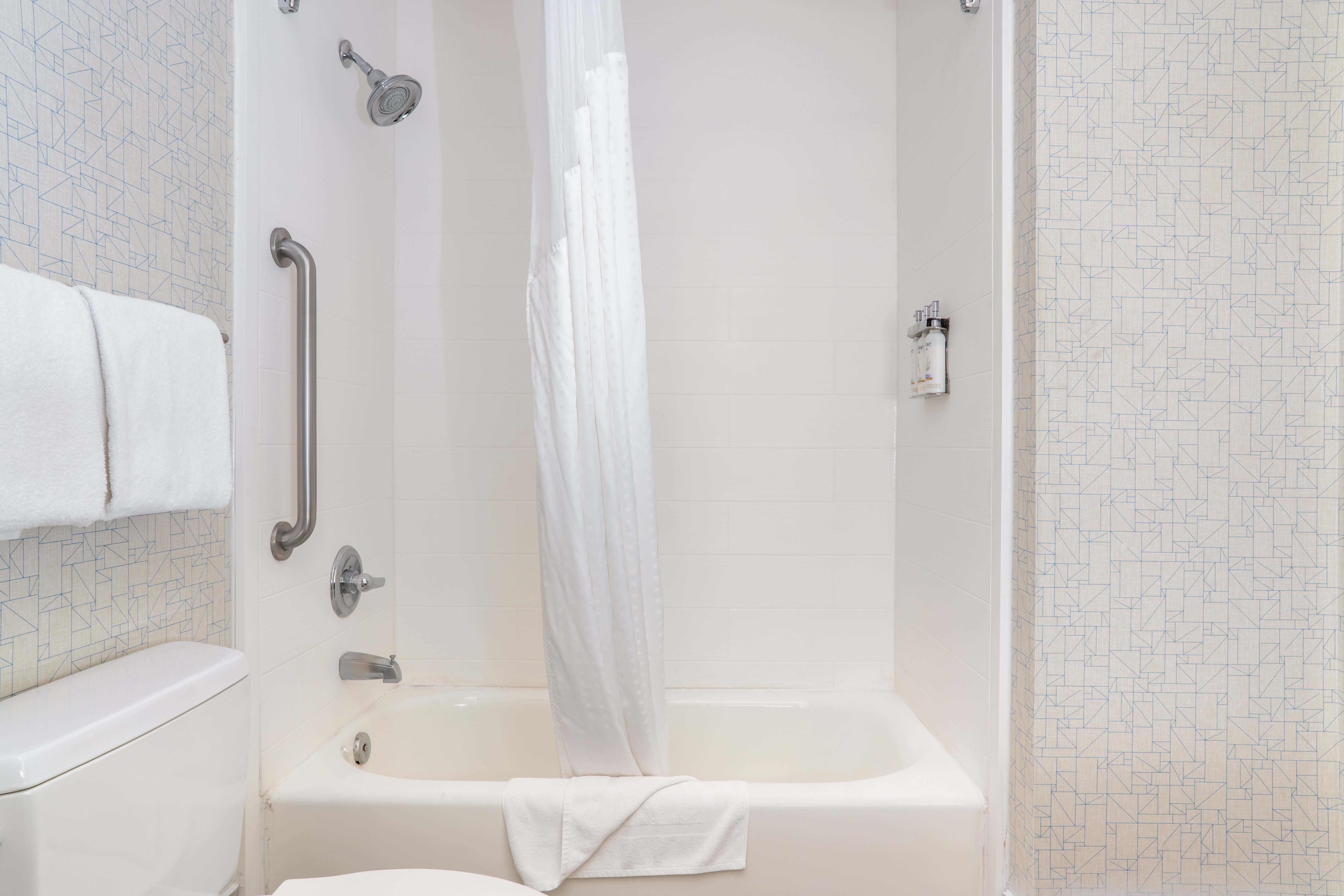 Holiday Inn Express Hotel Suites San Diego Otay 74/77