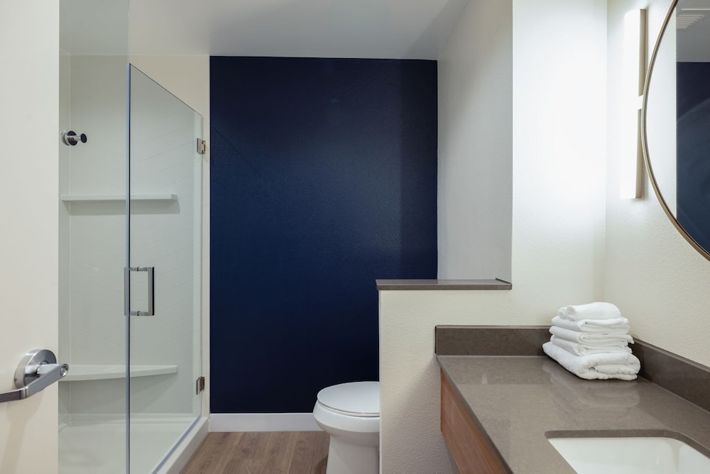 Fairfield Inn & Suites Dayton Beavercreek 26/27