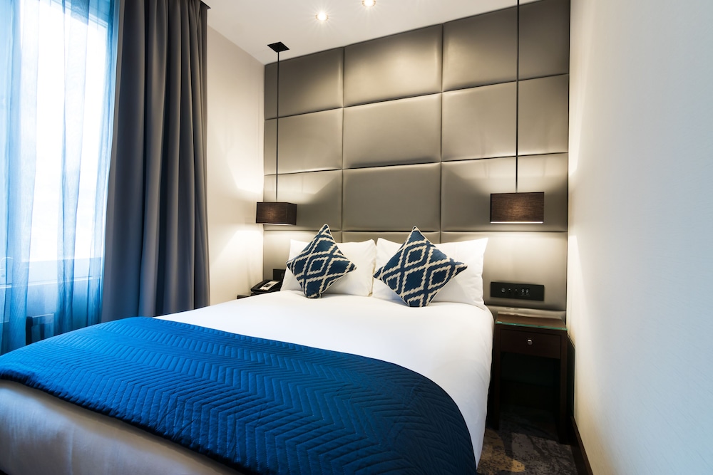 CLUB, DOUBLE BED