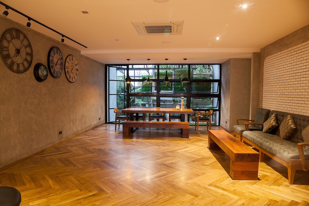Bossotel Chiang Mai 35/50