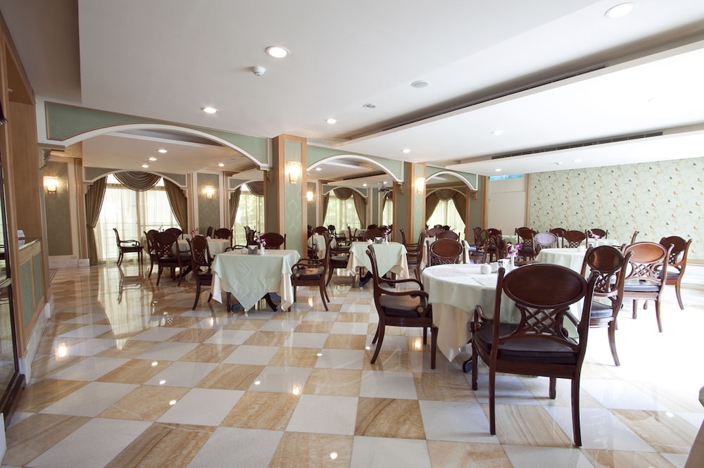 Grand Pleasure Spring Hotel 41/50