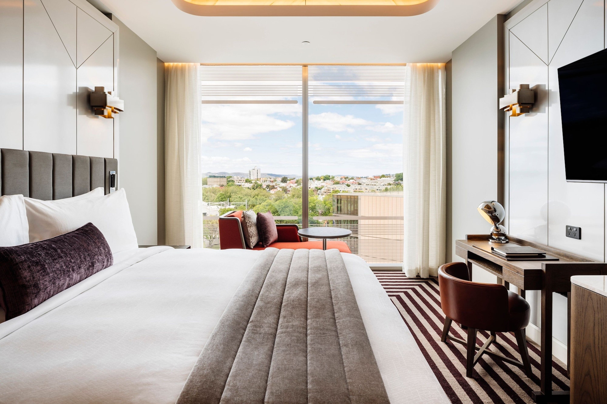 Deco, King Bed