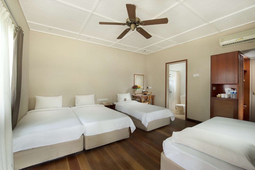 Berjaya Tioman Resort 12/62