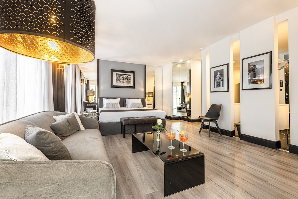 Athenian Riviera Hotel & Suites 60/72