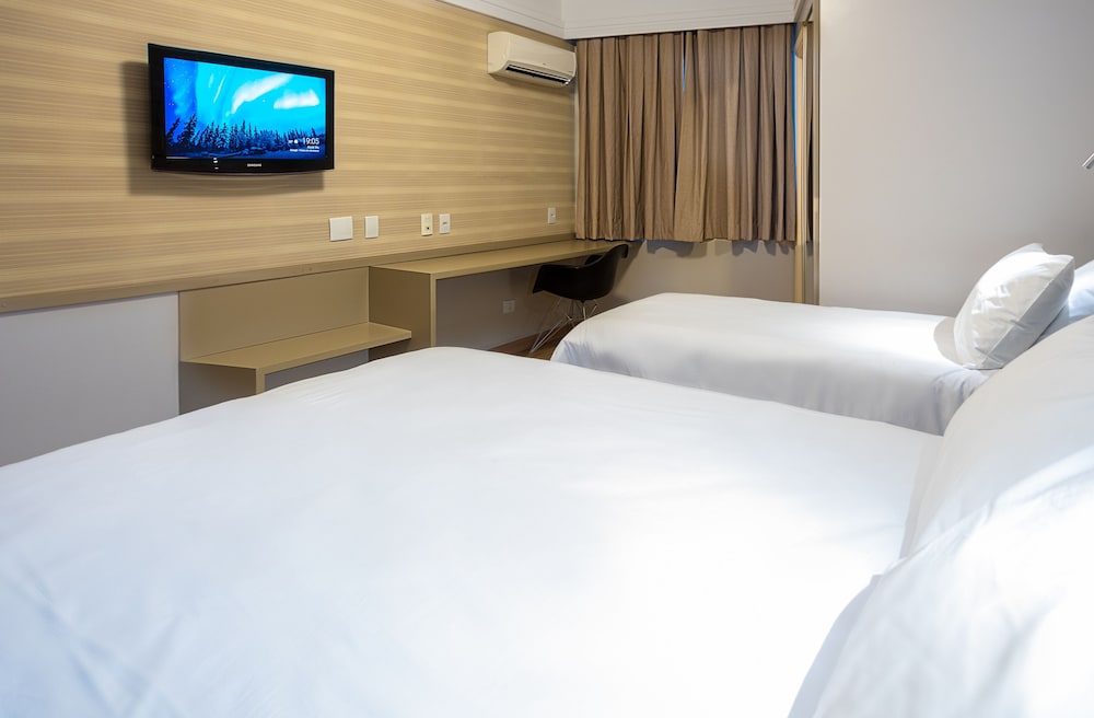 غرفة سوبيريور عائلية ثلاثية بسرير كوين وسرير فردي، Max Plaza Hotel 3/6