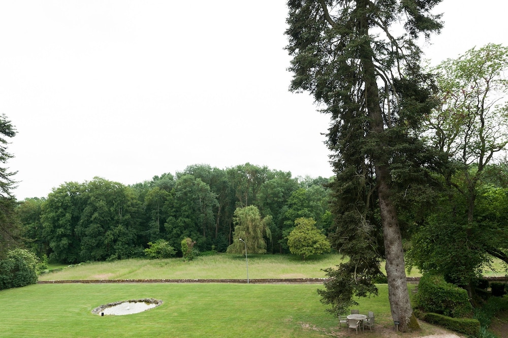 Relais Du Silence Chateau de Perreux 42/50