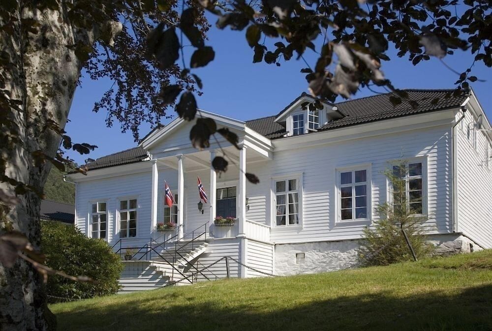 Fjordslottet Hotell 18/20