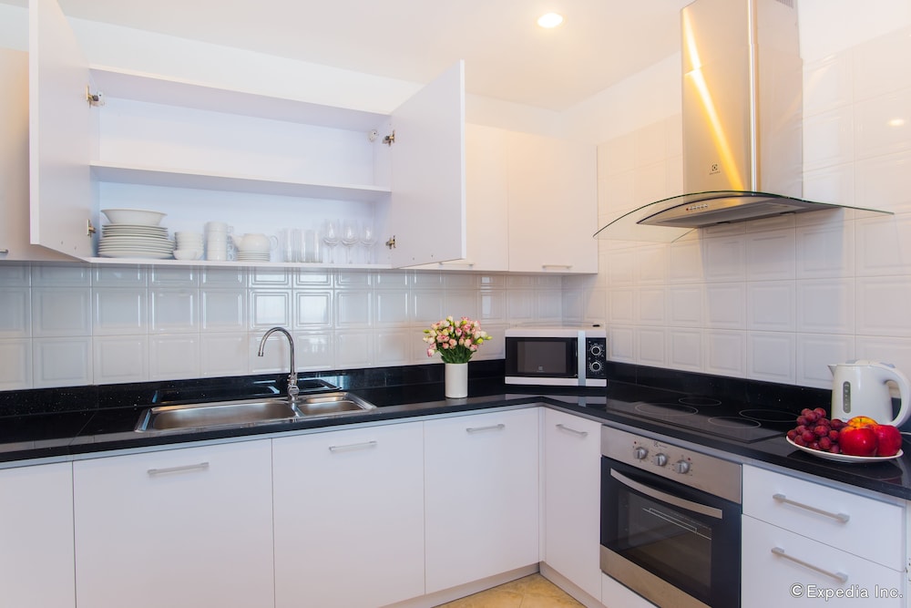 Elegant Suites Westlake 17/72