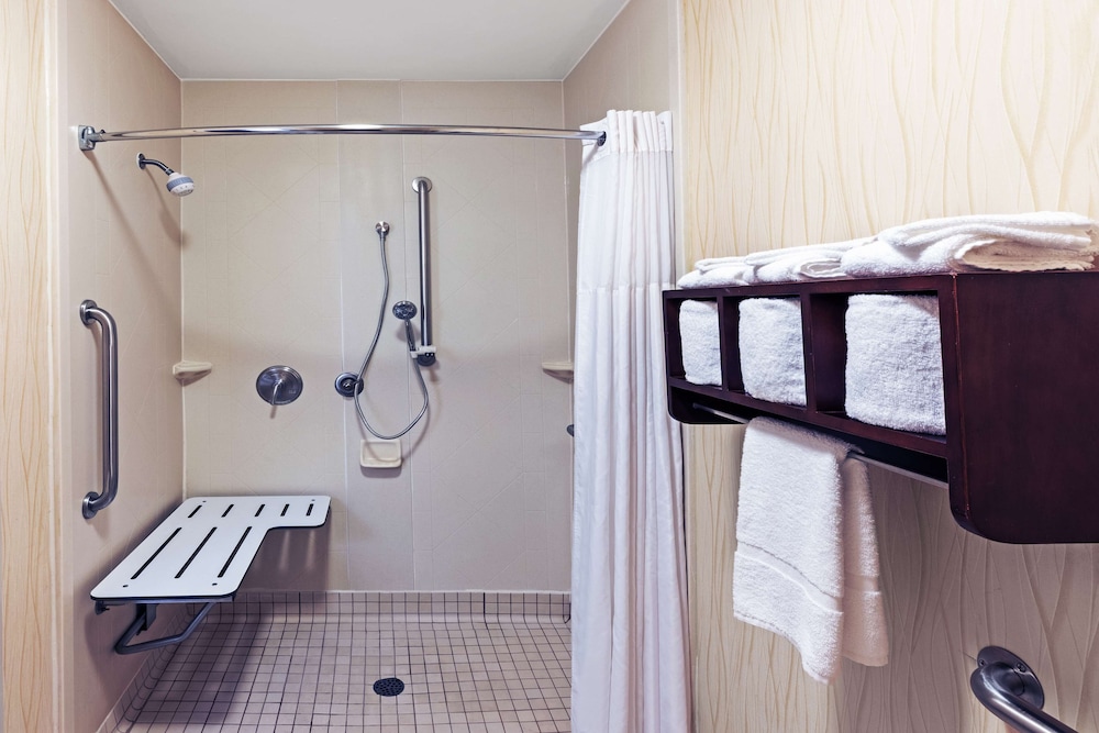 Hampton Inn Aiken 15/32