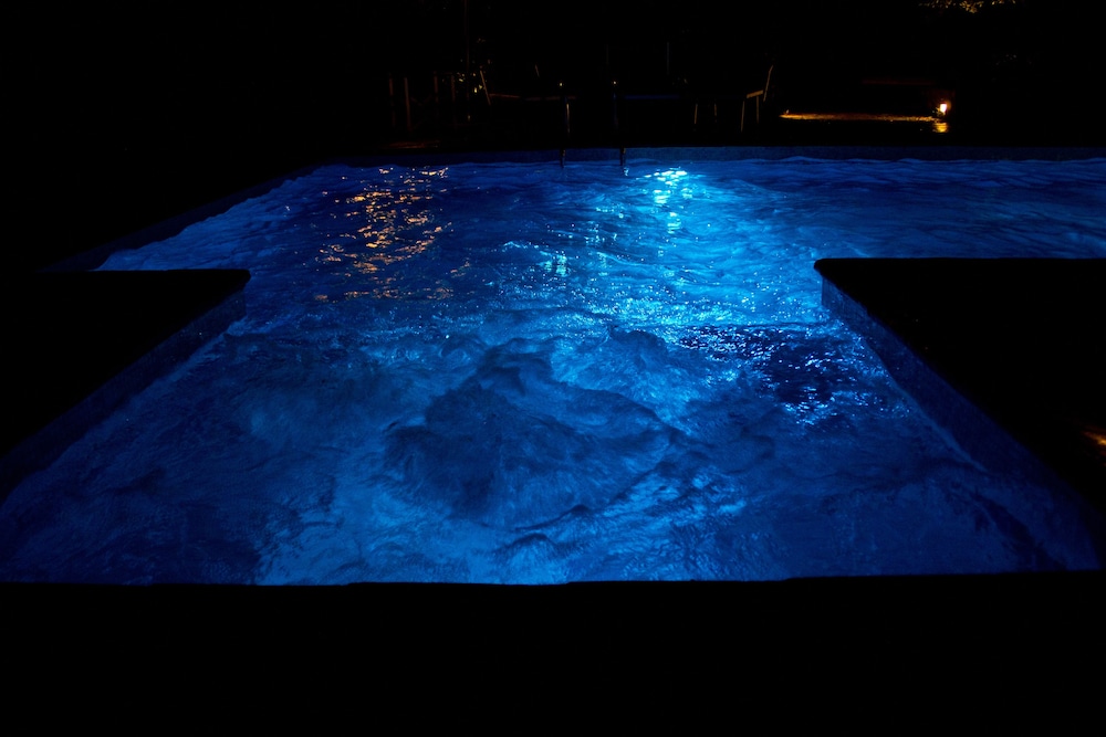 swimming pool spa