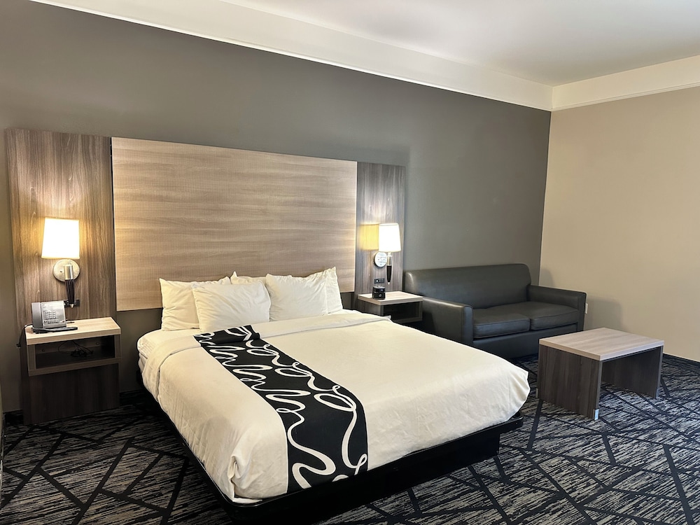 La Quinta Inn and Suites by Wyndham Granbury 18/62