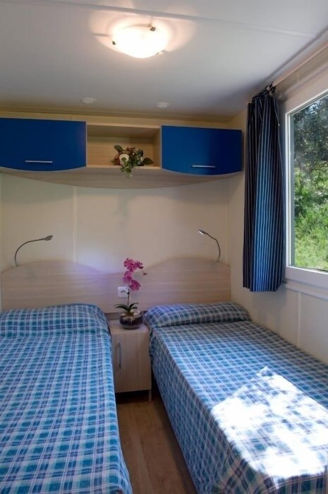 2 Bedrooms, Mobile Home, Superior, Pool Side, 2 Bathrooms