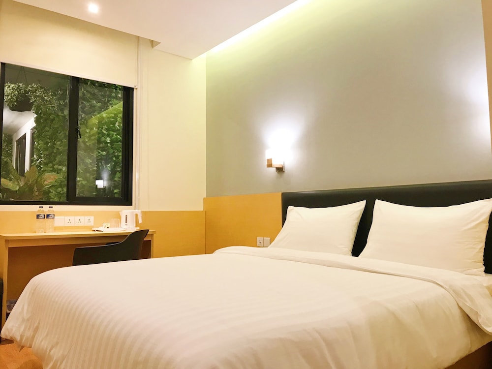 Juno Hotel Jatinegara 16/49