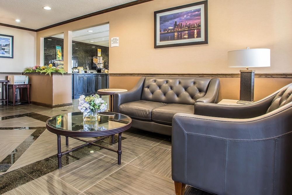 Quality Inn Elgin I-90 24/41