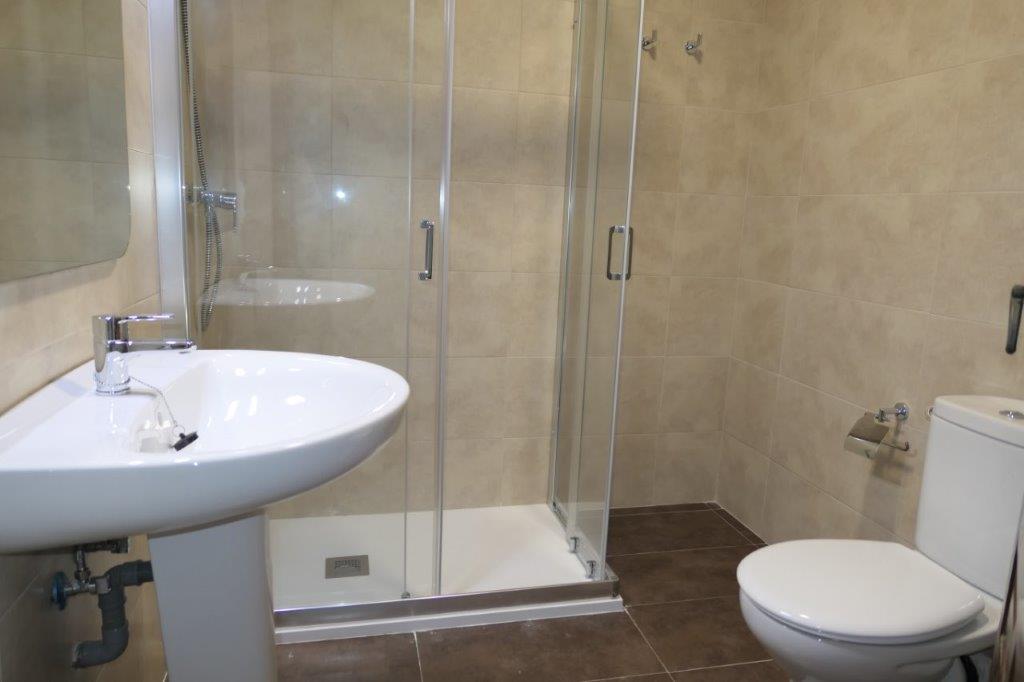2 Bedrooms, Apartment