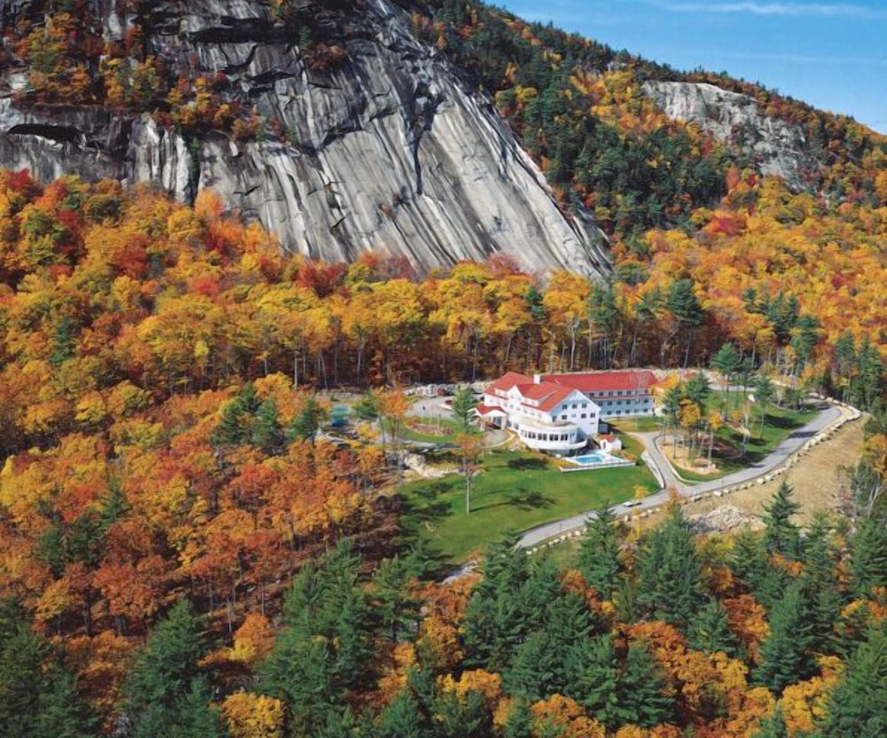 The White Mountain Hotel And Resort 41/49