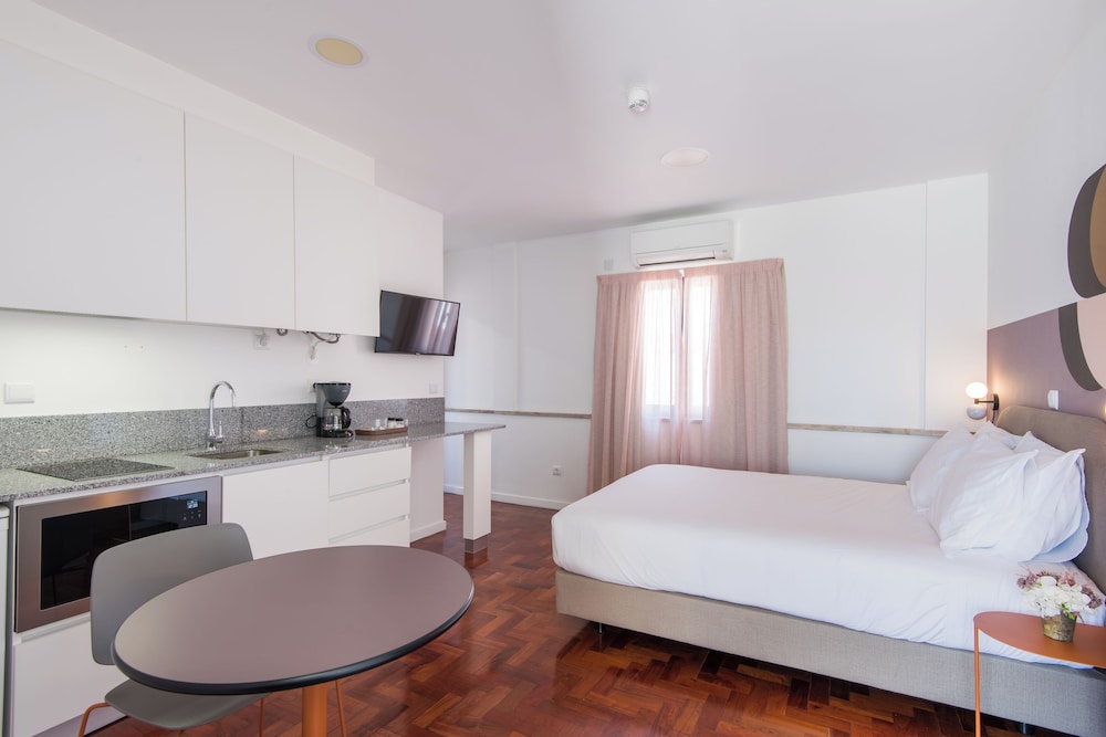 Lisbon Serviced Apartmentos - Campos 22/48