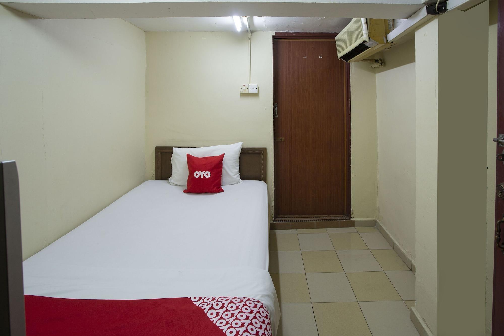 SPOT ON 90137 Casavilla Hotel Pudu 8/50
