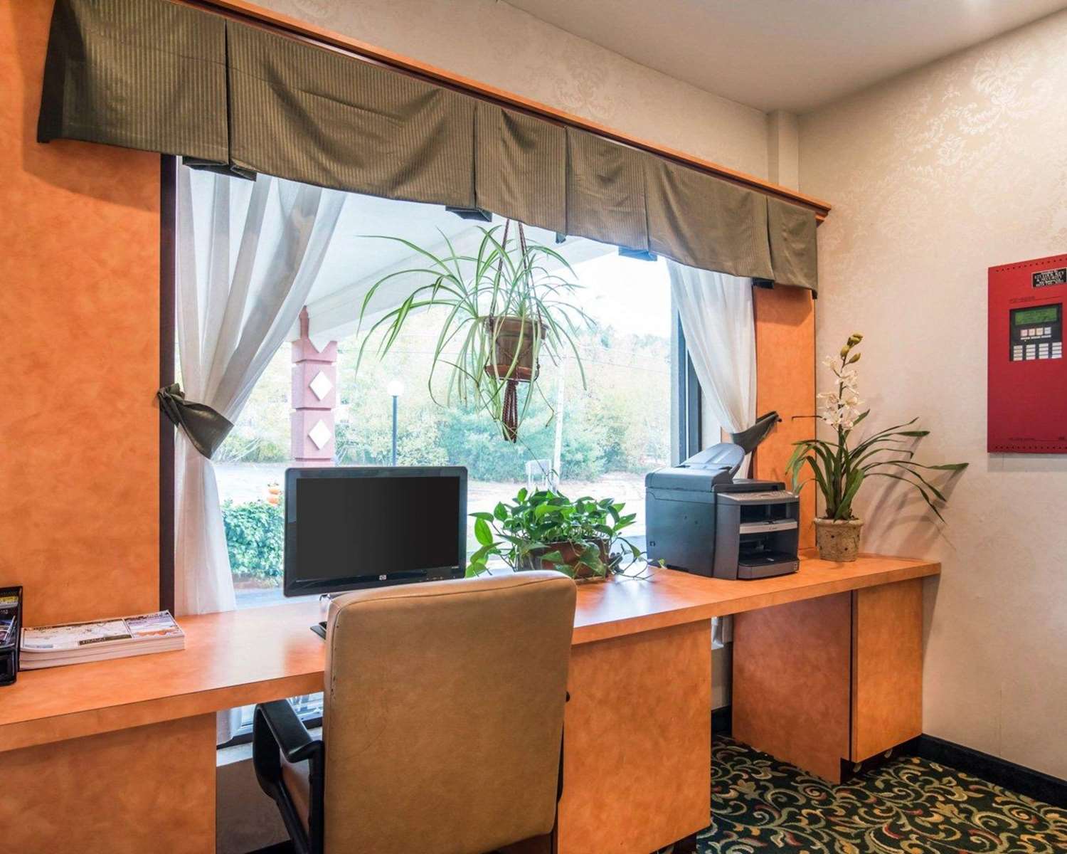 Quality Inn Ashland, NH 32/33