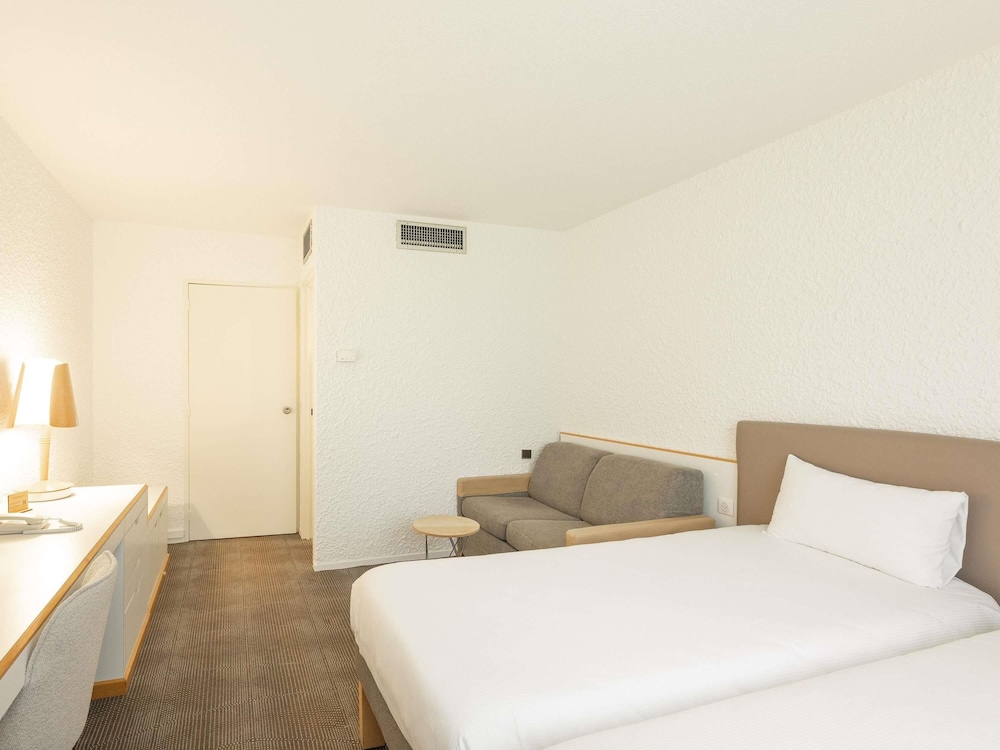 Novotel Macon Nord 19/74