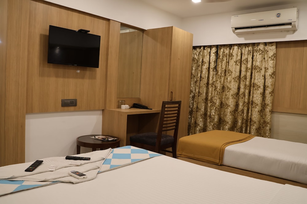 Hotel Aishwarya Residency 9/17