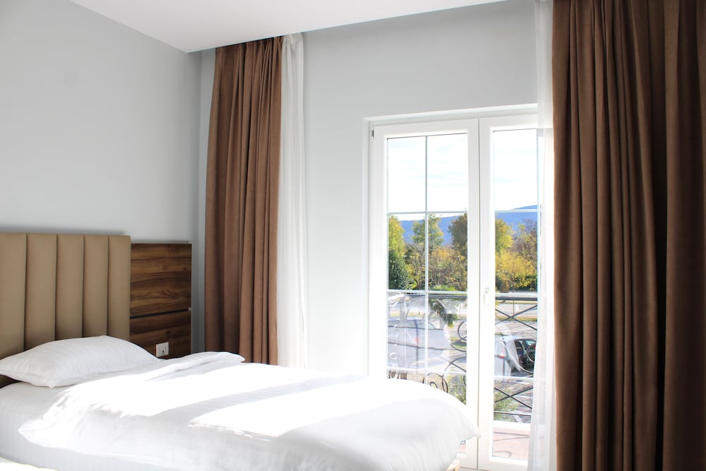 Garden Land Resort 12/50